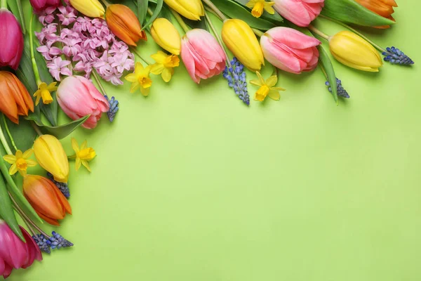 Красиві Різні Квіти Зеленому Тлі Плоскі Простір Тексту — стокове фото