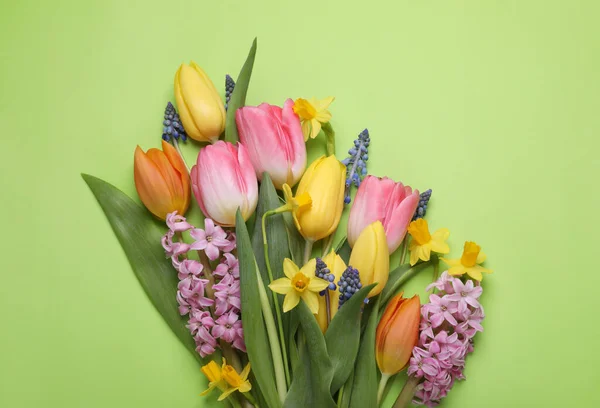 Красивий Букет Різних Квітів Зеленому Тлі Плоский Простір Тексту — стокове фото