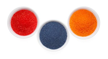 Beyaz arka planda birçok farklı besin renklendirmesi, üst görünüm