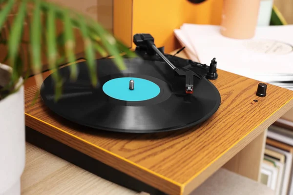 Giradiscos Con Estilo Con Disco Vinilo Mesa Interior — Foto de Stock