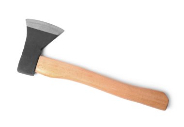 Tahta saplı metal balta beyaz, üstten görünüyor.