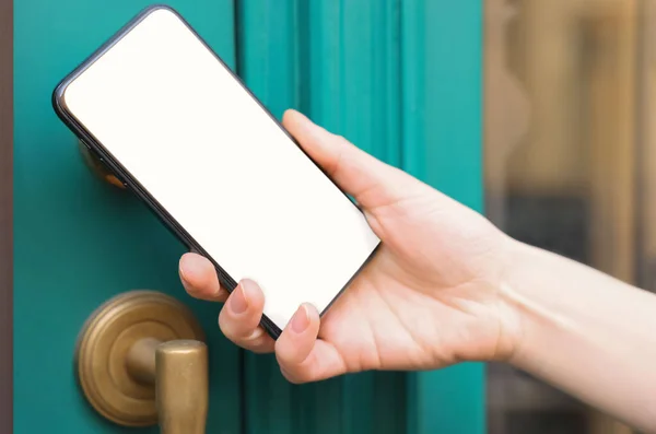 Woman Opening Door Smartphone Outdoors Closeup — Stock Photo, Image