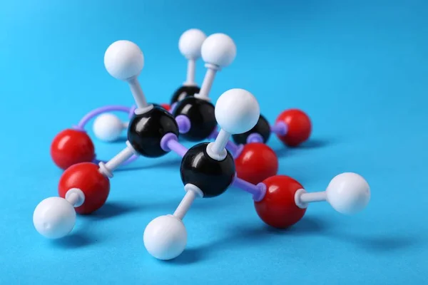Vitamin Molekula Világoskék Háttérrel Kémiai Modell — Stock Fotó