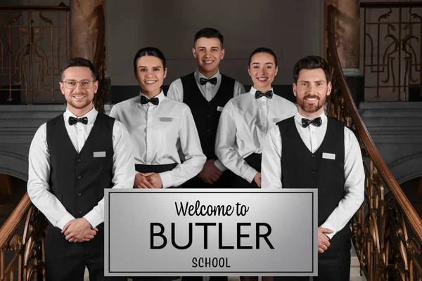 Grupa Młodych Stażystów Hotelu Tekście Witamy Butler School — Zdjęcie stockowe