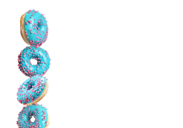 Вкусные Пончики Брызгами Белом Фоне — стоковое фото