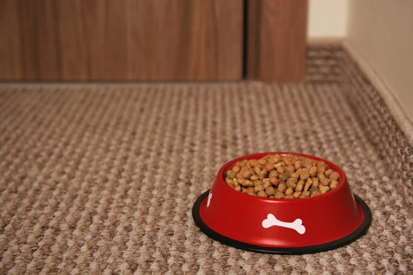 Dry Dog Food Feeding Bowl Soft Carpet Indoors Space Text — Stock Photo, Image