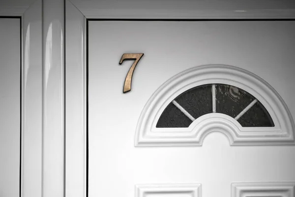 Casa Número Sete Porta Madeira Branca — Fotografia de Stock