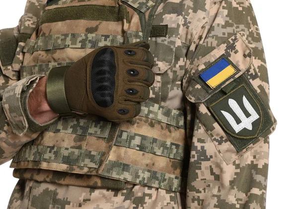Voják Ukrajinskou Vlajkou Trojzubec Vojenské Uniformě Bílém Pozadí Detailní Záběr — Stock fotografie