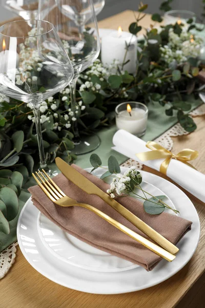 Ambiente Mesa Elegante Elegante Para Jantar Festivo — Fotografia de Stock
