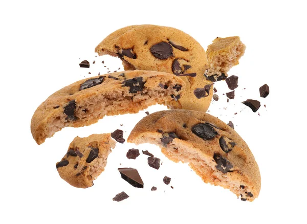 Savoureux Biscuits Aux Pépites Chocolat Tombant Sur Fond Blanc — Photo