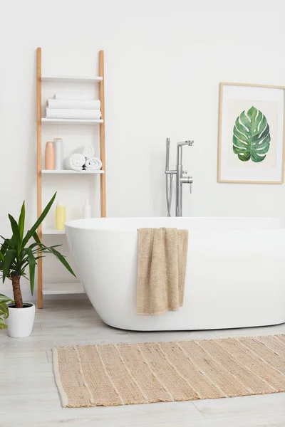 Stylish White Tub Houseplant Bathroom Interior Design — Stock Photo, Image