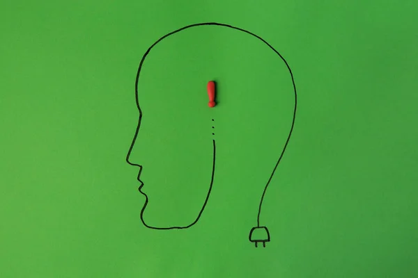 Yeşil Zemin Üzerinde Kırmızı Ünlem Işareti Olan Insan Kafası Çiz — Stok fotoğraf