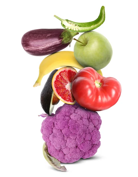 白で隔離された異なる野菜や果物のスタック — ストック写真