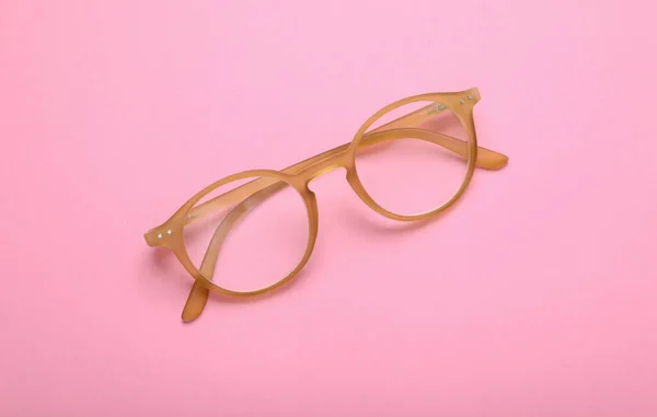 Óculos Com Lentes Corretivas Fundo Rosa Vista Superior — Fotografia de Stock