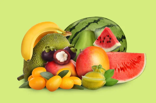 Muitas Frutas Frescas Diferentes Fundo Verde Amarelado — Fotografia de Stock