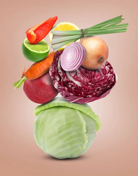 Pila Diferentes Verduras Frutas Sobre Fondo Rosa Pálido — Foto de Stock