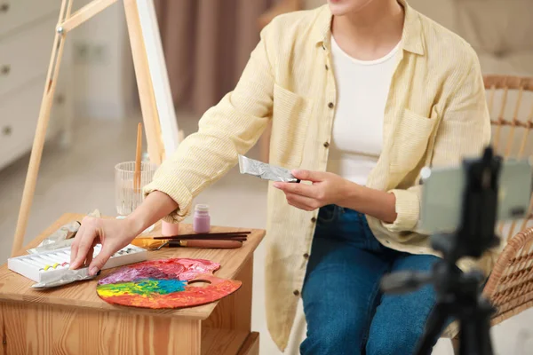 Lärare Genomför Online Målning Lektion Hemma Närbild Dags För Hobby — Stockfoto