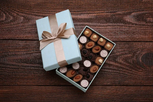 맛있는 초콜릿 사탕이 보이는 — 스톡 사진