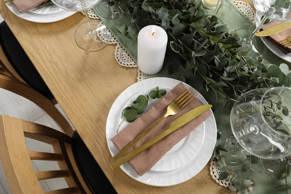 Şenlikli Akşam Yemeği Için Şık Bir Masa Düz Uzanma — Stok fotoğraf