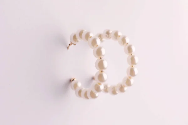 Elegant Earrings Pearls White Background — Foto de Stock