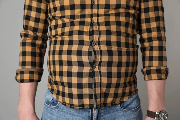 Overweight Man Tight Shirt Grey Background Closeup — Stock Photo, Image