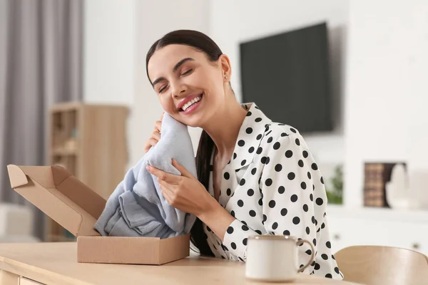Happy Young Woman Parcel Table Indoors Internet Shopping — Stock Photo, Image
