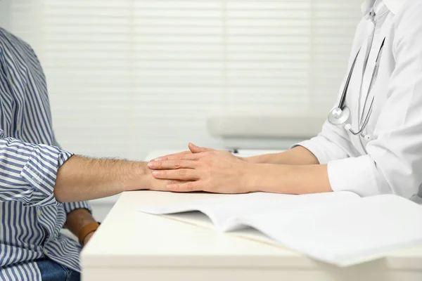 Patient Having Appointment Doctor Clinic Closeup — Stockfoto