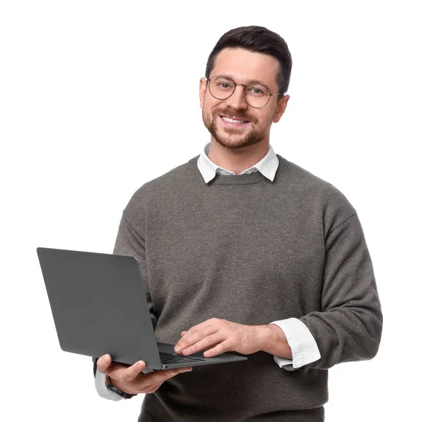 Beyaz Arka Planda Dizüstü Bilgisayarı Olan Yakışıklı Sakallı Bir Adamı — Stok fotoğraf