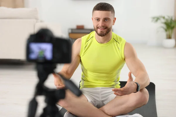 Trainer Recording Fitness Lesson Camera Home — Stock Photo, Image