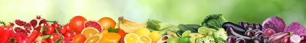 Muitas Frutas Legumes Frescos Diferentes Contra Fundo Verde Desfocado Design — Fotografia de Stock