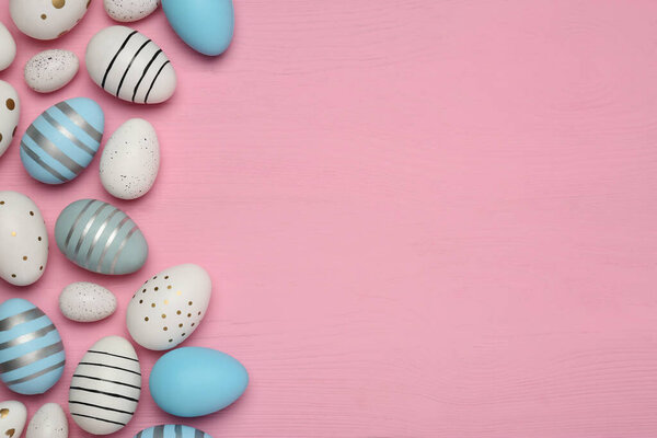 Composition Plate Avec Des Œufs Pâques Décorés Manière Festive Sur — Photo