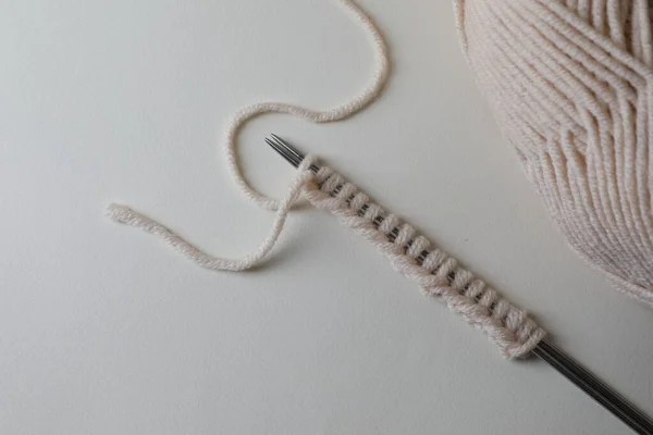 Soft Yarn Knitting Metal Needles Light Background Top View — Stock Photo, Image