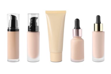 Beyaz arka planda şişelerle kolaj ve deri temeli