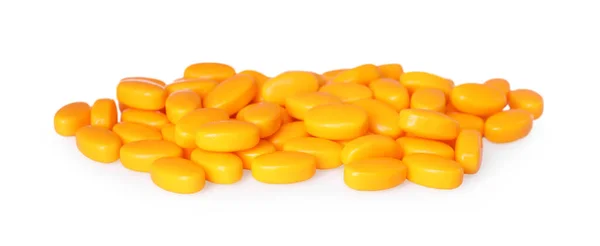 Gustose Caramelle Arancioni Dragee Sfondo Bianco — Foto Stock