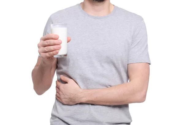 Muž Sklenicí Mléka Trpící Intolerancí Laktózy Bílém Pozadí Detailní Záběr — Stock fotografie