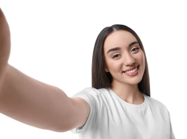 Sorrindo Jovem Mulher Tomando Selfie Fundo Branco — Fotografia de Stock
