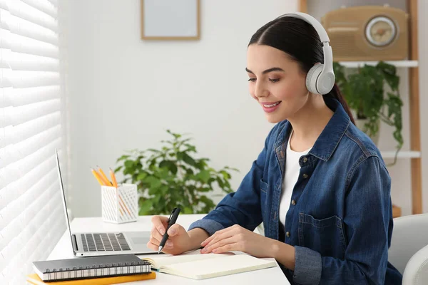 Woman Headphones Studying Laptop Home Online Translation Course — Stock Photo, Image