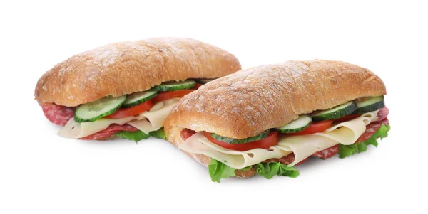 Délicieux Sandwichs Aux Légumes Frais Fromage Salami Isolés Sur Blanc — Photo