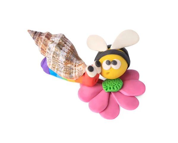 Biene Mit Blüte Und Schnecke Aus Knetmasse Auf Weißem Hintergrund — Stockfoto