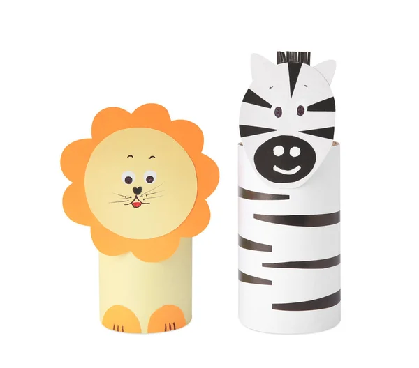 Spielzeuglöwe Und Zebra Aus Toilettenpapier Naben Auf Weißem Hintergrund Handgemachte — Stockfoto