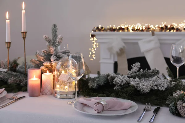 Beautiful Festive Table Setting Christmas Decor Room — Stock Photo, Image