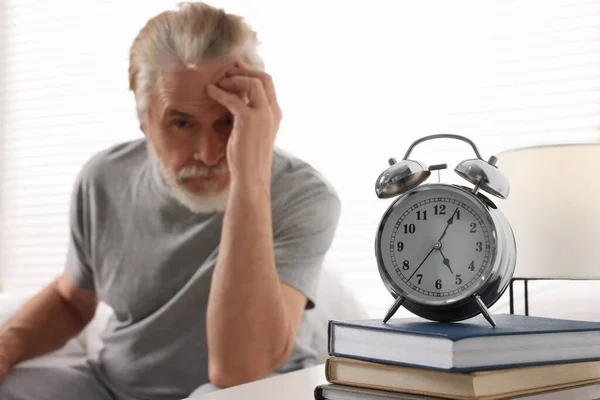 Sleepy Senior Man Home Focus Alarm Clock — Stock Photo, Image