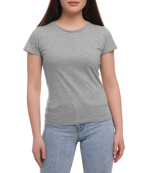 Frau Trägt Schickes Graues Shirt Auf Weißem Hintergrund Nahaufnahme — Stockfoto