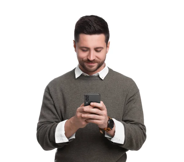 英俊的大胡子商人在白色背景下使用智能手机 — 图库照片