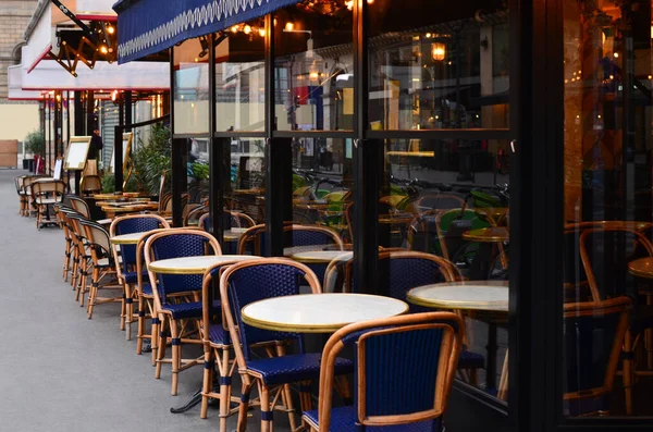 Café Extérieur Avec Chaises Tables Rotin — Photo