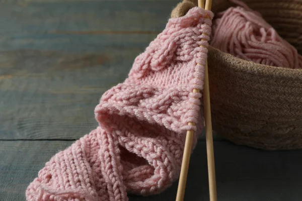 Soft Pink Woolen Yarn Knitting Needles Wooden Table Closeup Space — Stock Photo, Image
