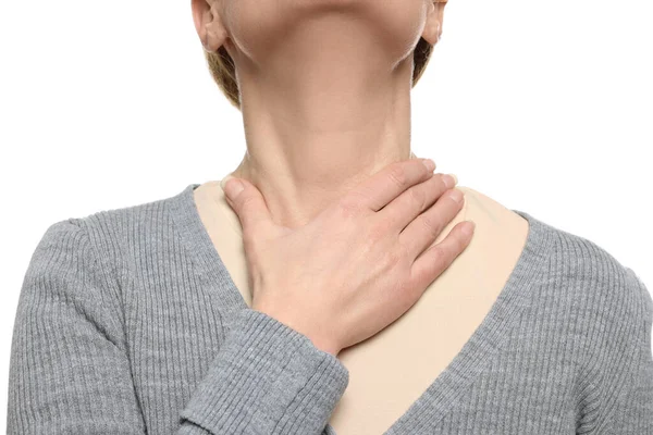 在白色背景下的妇女喉部疼痛 特写镜头 — 图库照片