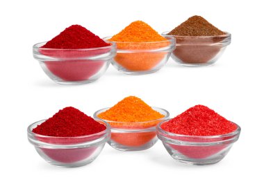 Beyaza izole edilmiş kâselerde farklı toz besin renklerinin kolajı