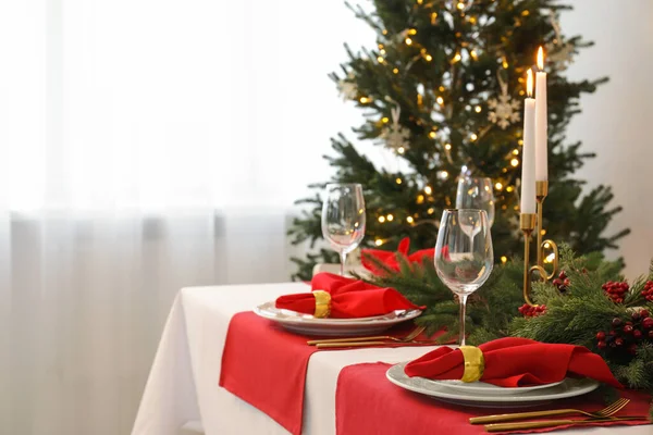 Schöne Tischdekoration Mit Weihnachtlichem Dekor Zimmer Platz Für Text — Stockfoto
