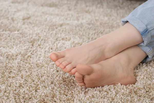 Woman Sitting Soft Brown Carpet Home Closeup Space Text — Stock Photo, Image